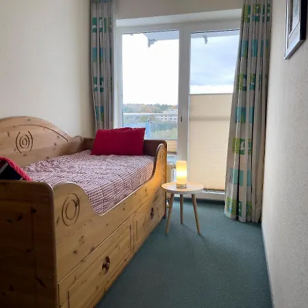 A4 1 Schon Eingerichtete Traum Ferienwohnung Mit Meerblick 2 Balkonen Fur Bis Zu 4 Personen Apartment